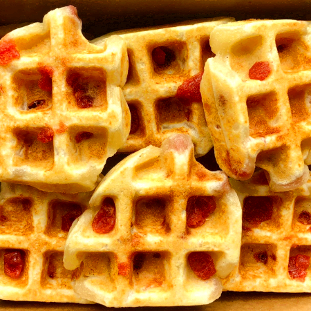 Mini Waffles de Pandebono con Bocadillo