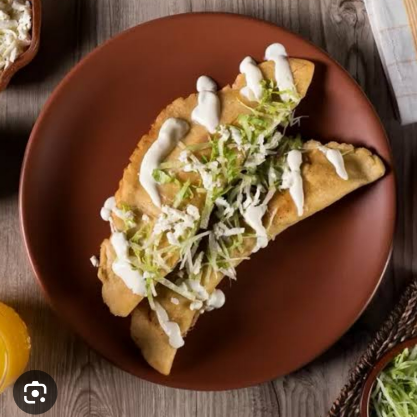 Molote Tinga con Pollo