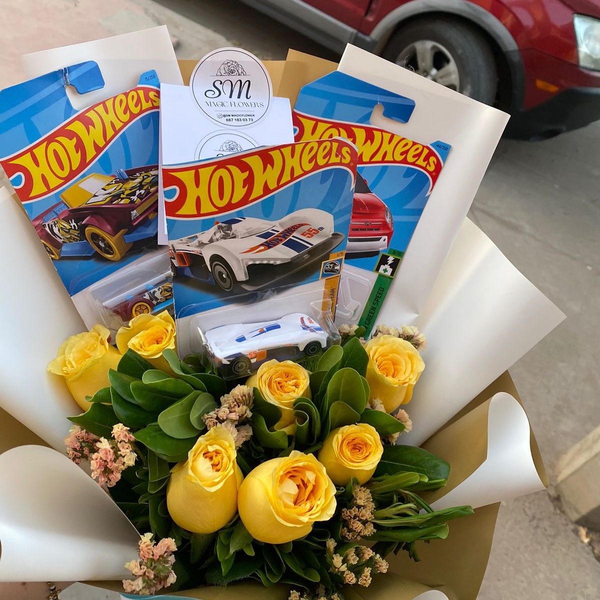 6 Rosas con Carros Hotwell