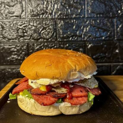 Calabresa, Vinagrete, Queijo e Pão Francês