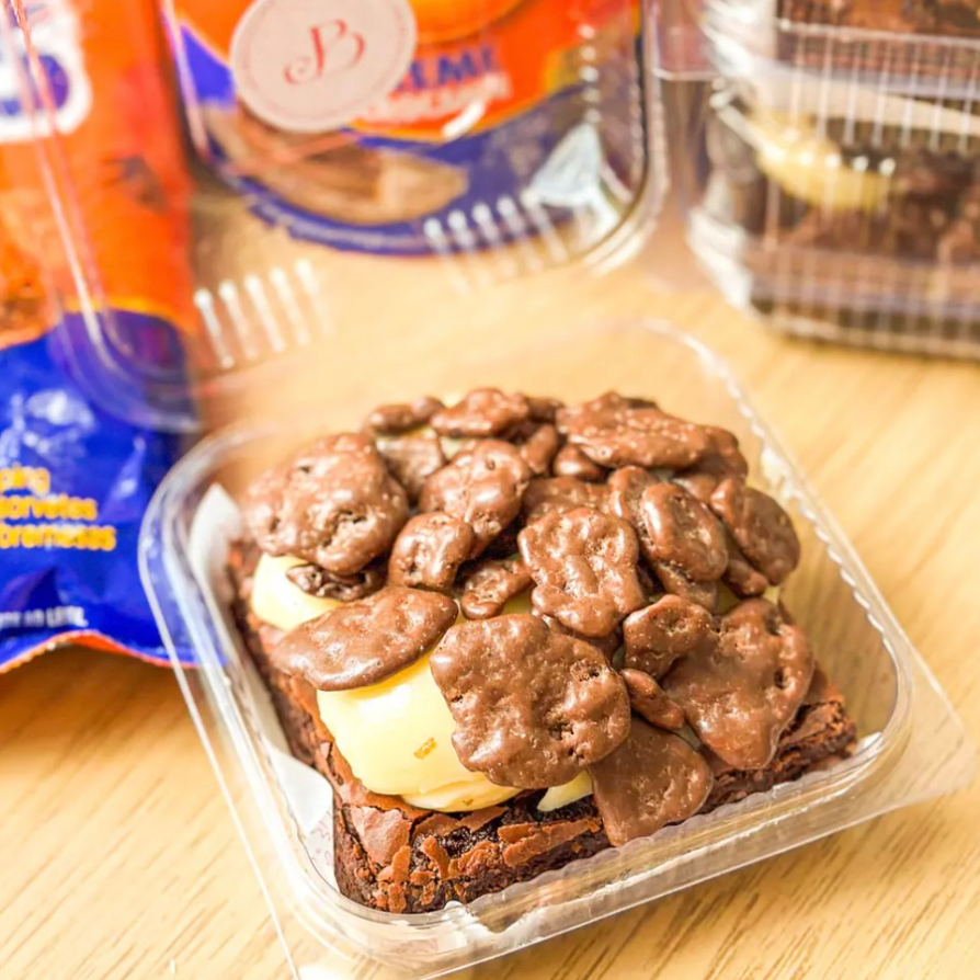 Nosso brownie delicioso com brigadeiro de Ninho e Ovomaltine rocks