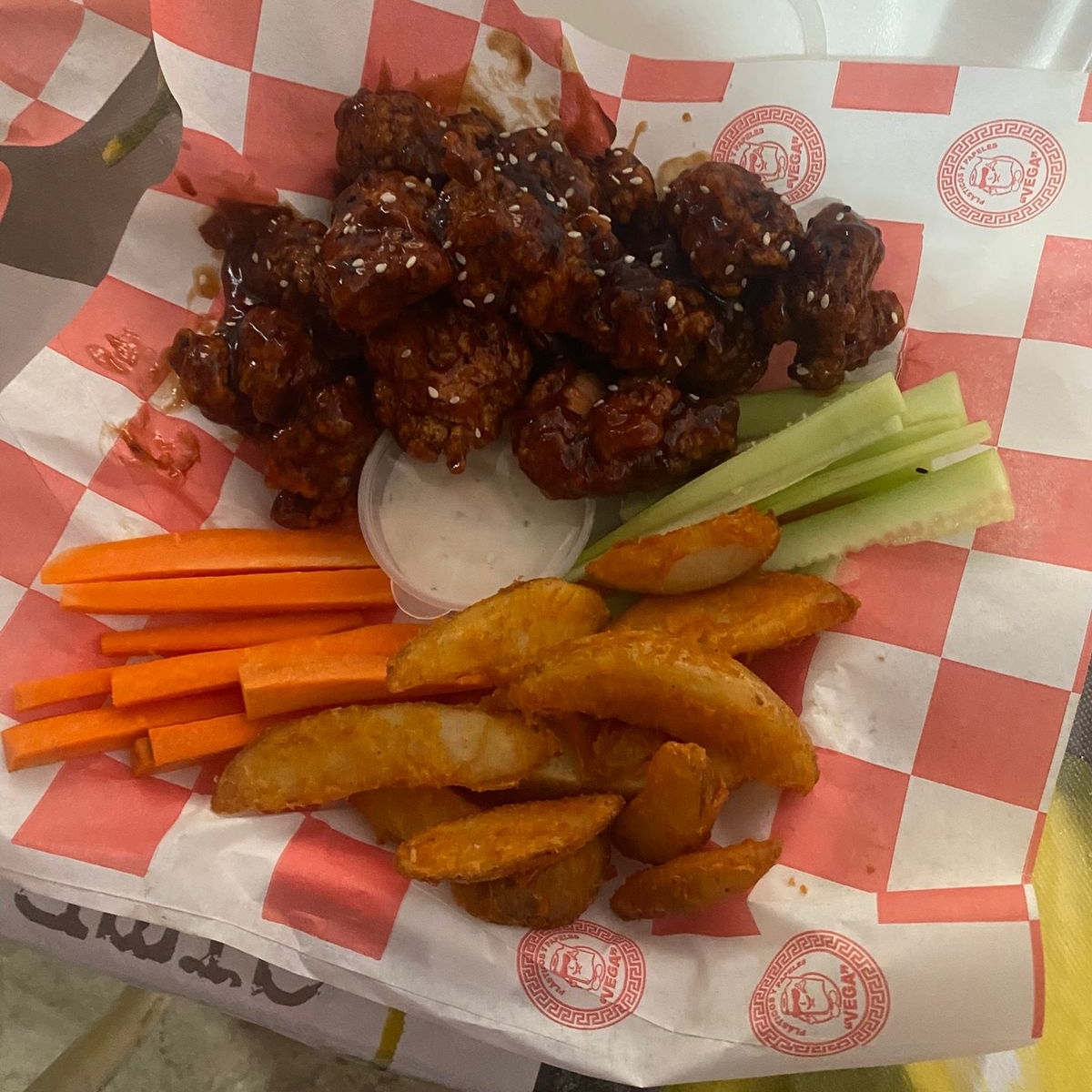 Boneles con Papas Sazonadas