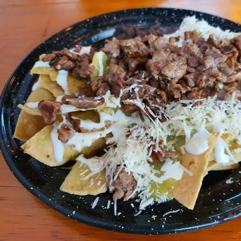 Chilaquiles verdes con arrachera