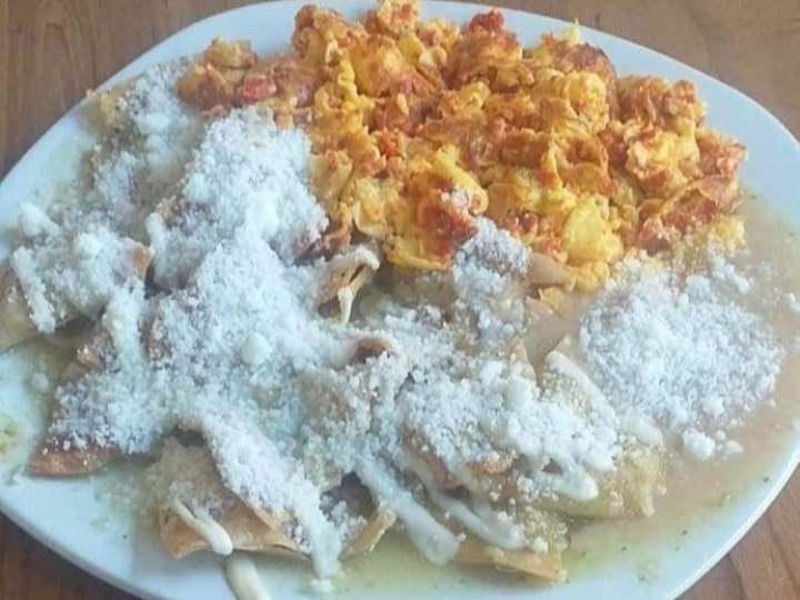 Chilaquiles con queso