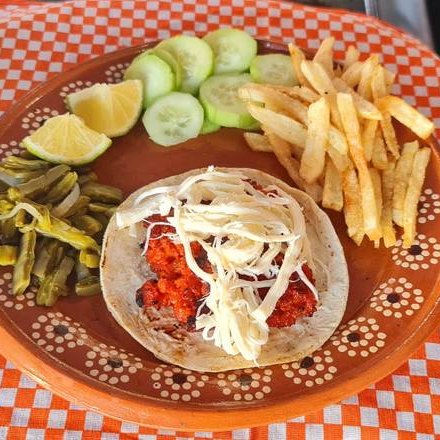 Taco de Chorizo Ahumado con Queso