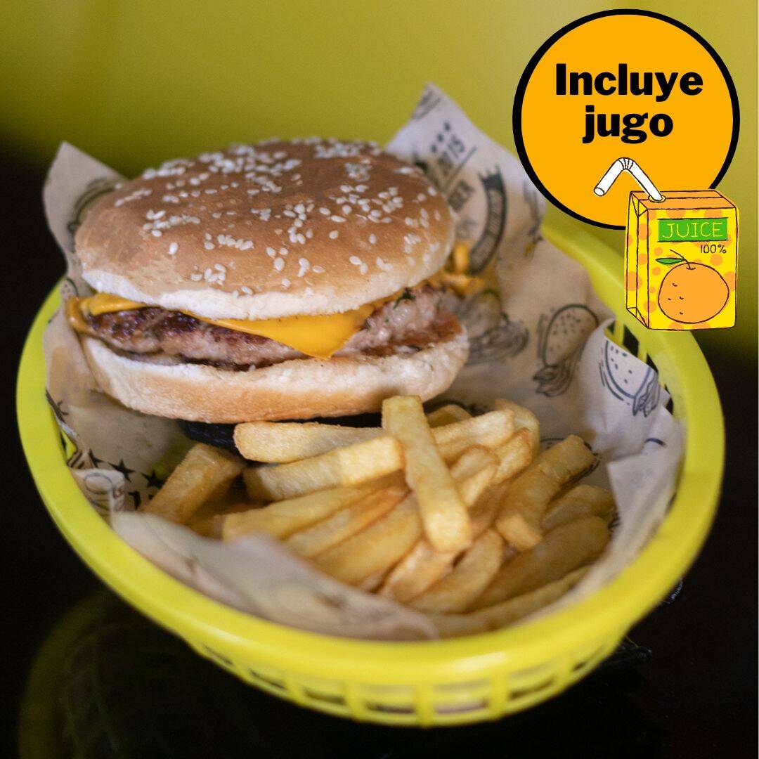 BABY BURGUER CON PAPAS Y JUGO.
