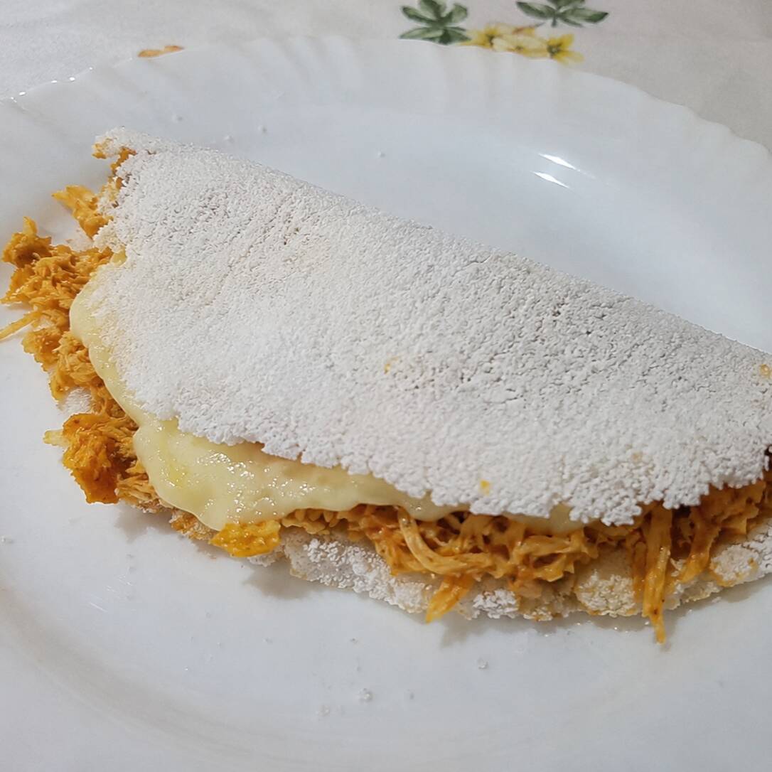 tapioca de frango desfiado com queijo mussarela *-*