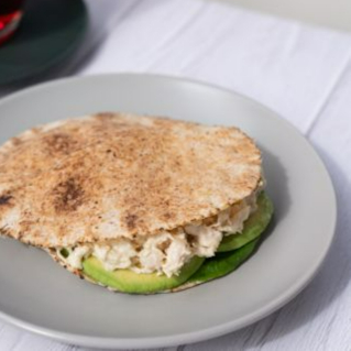 Sándwich Pita Pollo y Palta