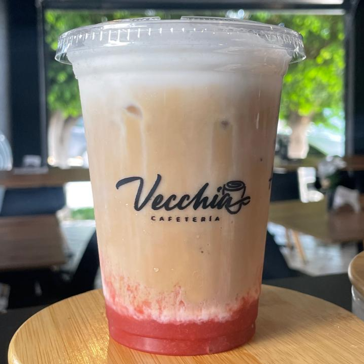 Strawberry Latte 20 oz