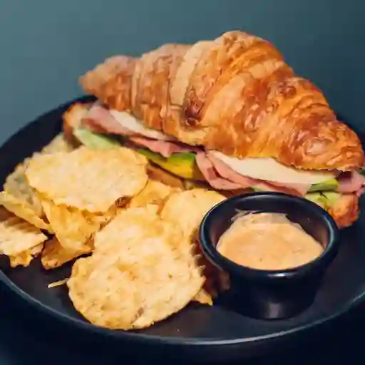 Croissant de Jamón y Queso