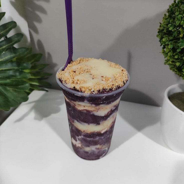 Delicioso açaí cremoso e geladinho, preparado com ingredientes selecionados para garantir muito sabor e energia. Perfeito para qualquer momento do Dia! Personalize com seus acompanhamentos favoritos e aproveite uma combinação irresistível. Tamanho: 330ml Ideal para: um lanche rápido, refrescante e saboroso. Imagem ilustrativa. Os acompanhamentos podem variar conforme a escolha do cliente.