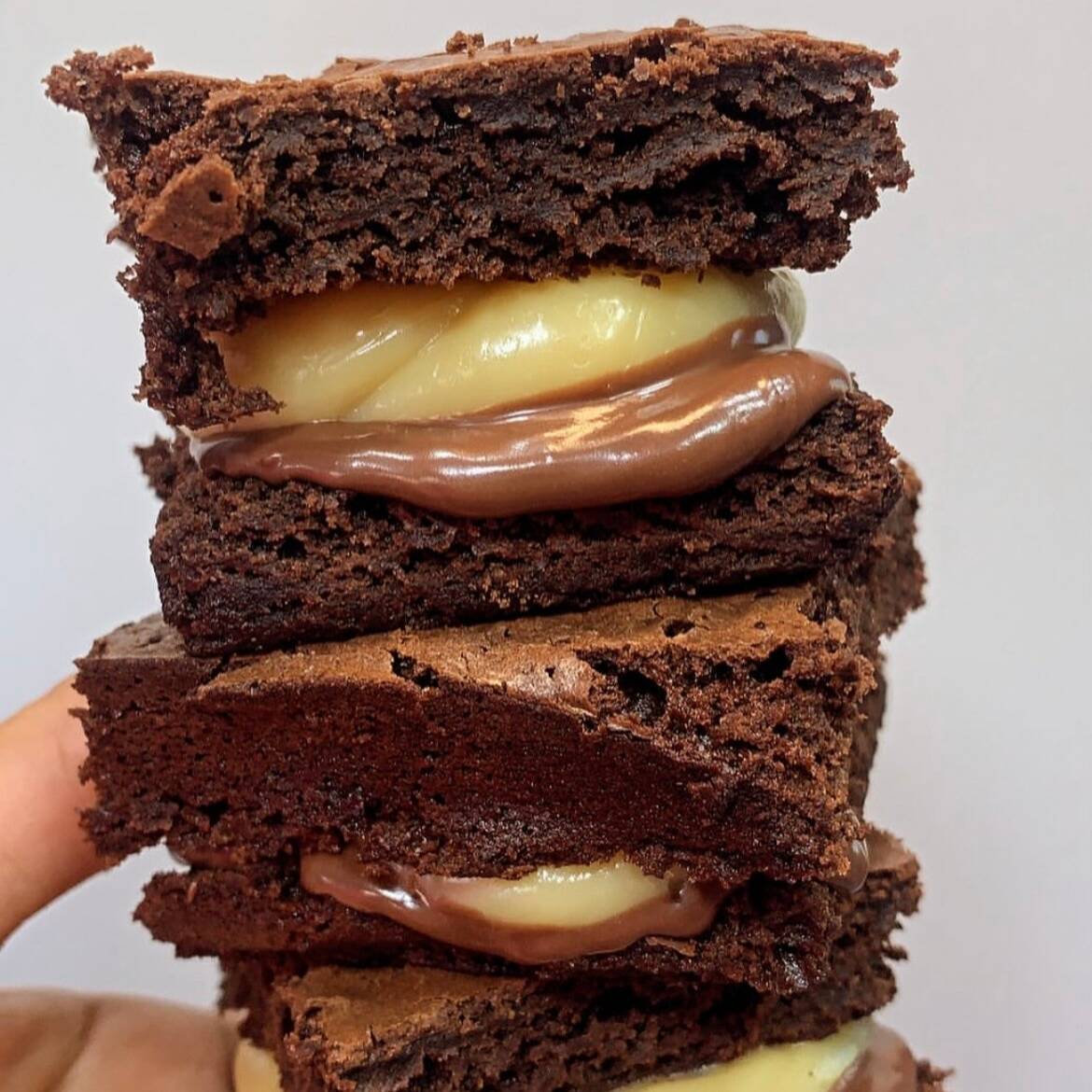 Deliciosos Brownie bem recheadão, uma delícia!