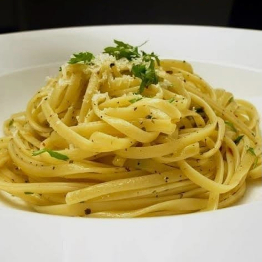 Talharim alho e óleo