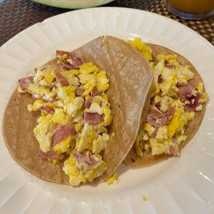 Taco de Huevo con Tocino