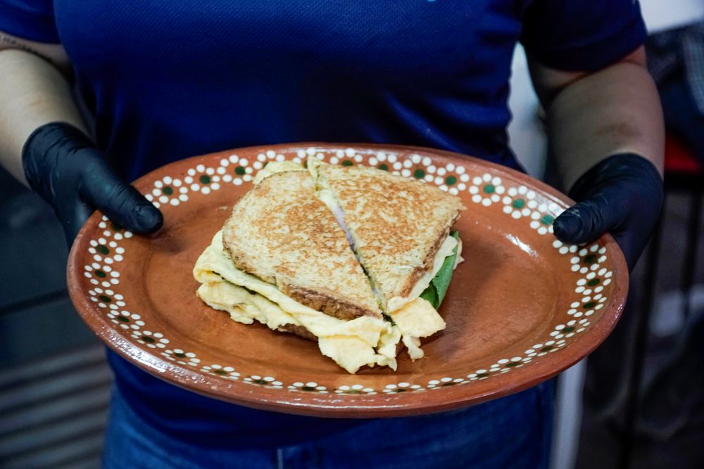 Sandwich de Huevo jamón y queso