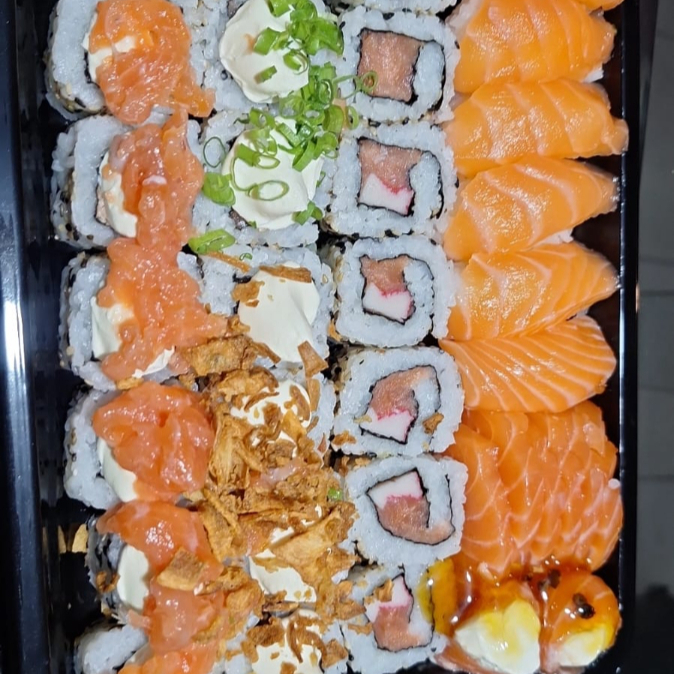 combo 22 6 niguiri 6 sashimi 2 guncans 21 sushi 35 peças