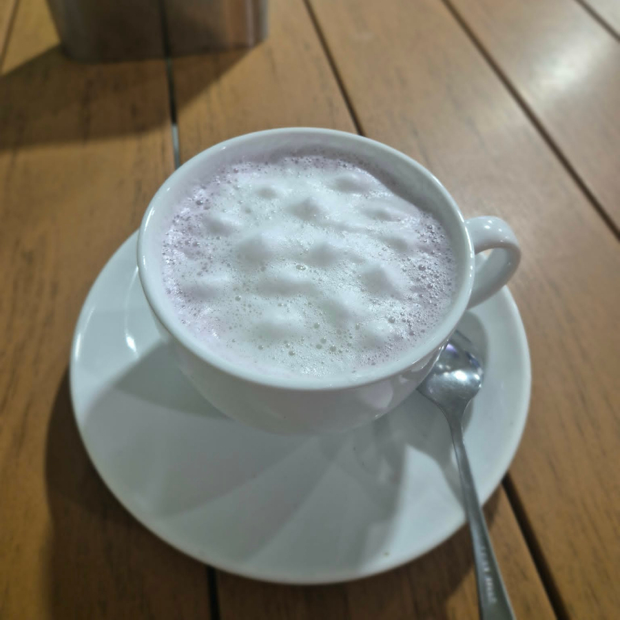 Taro Latte caliente