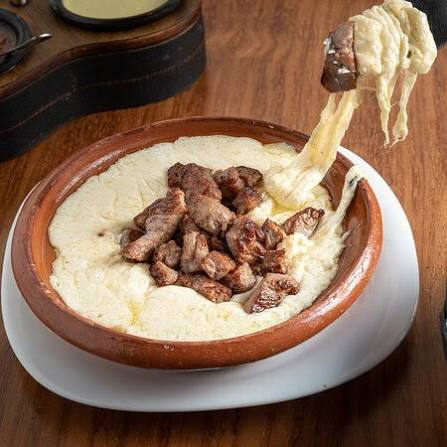 Queso Fundido con Arrachera