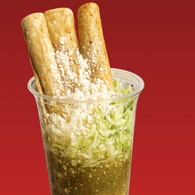 Flautas Ahogadas de Salsa Verde