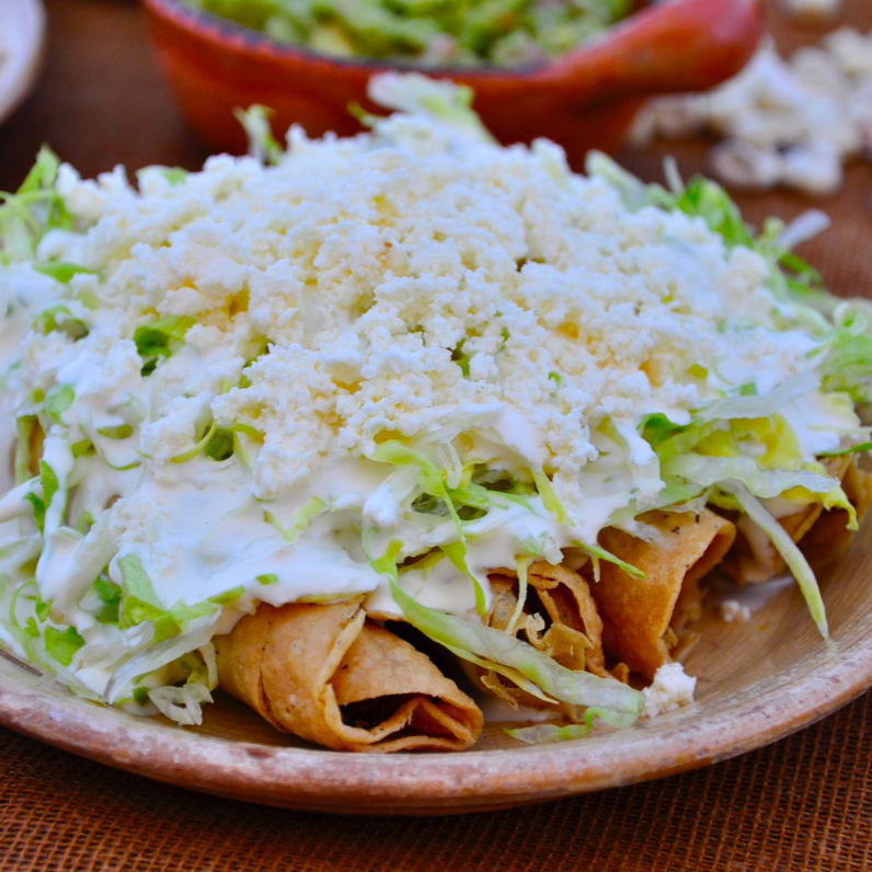 Flautas de Pollo (5 Piezas)