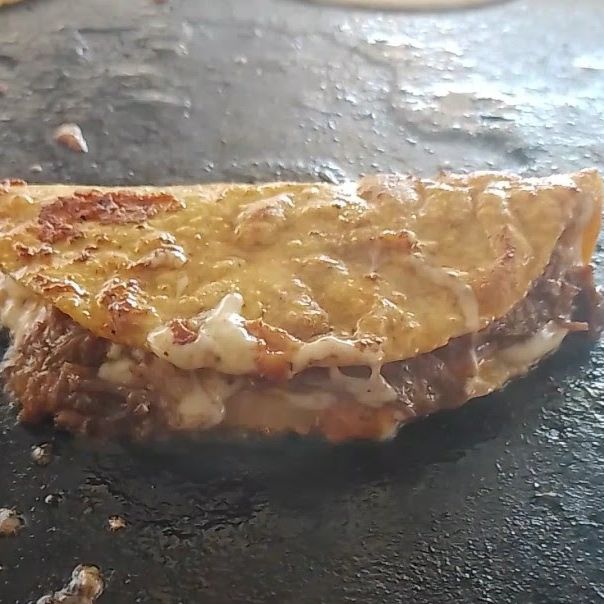 Quesabirria de Res
