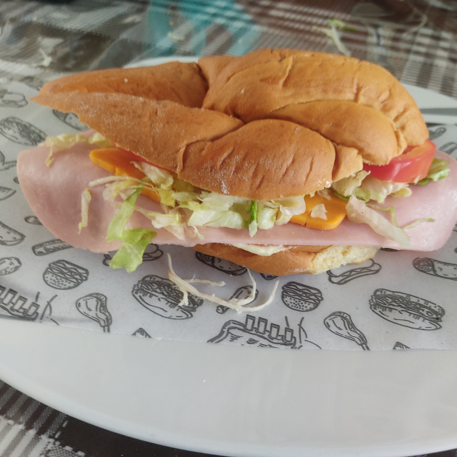 Cuernito de Jamón y Queso