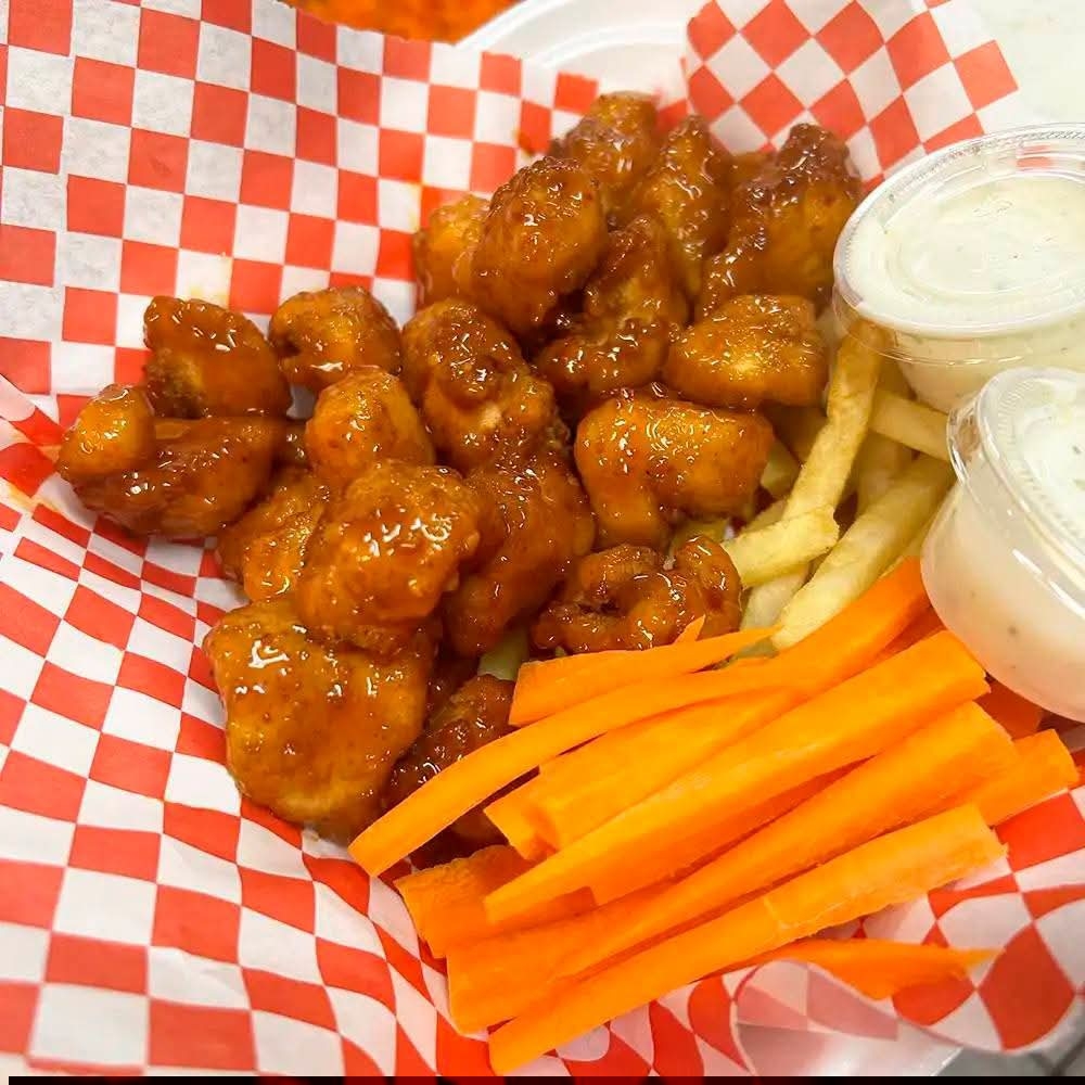 COMBO BONELESS (10 PIEZAS + PAPAS)