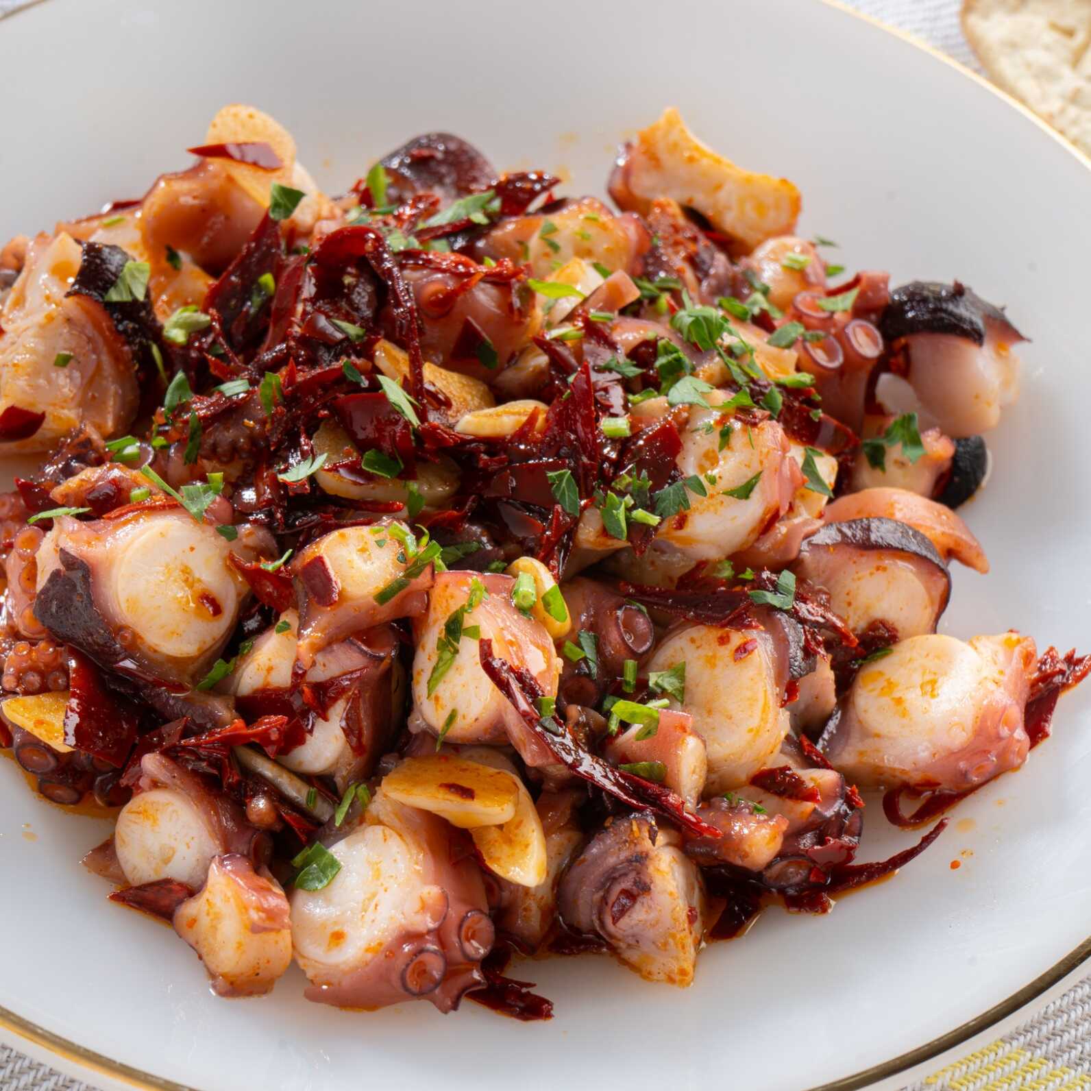 Pulpo al Ajillo