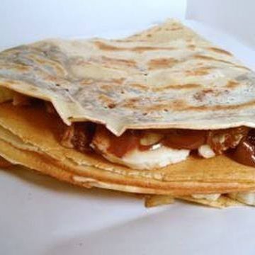 Crepa de Cajeta C/ Filadelfia,nuez,plátano.