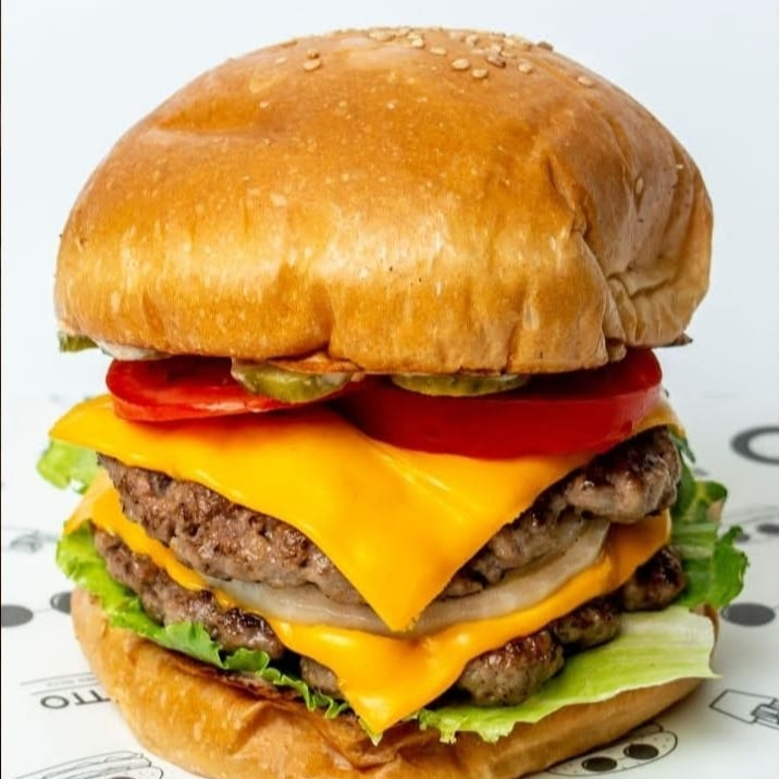 Doble Burger Brabetto y 1 Porción de Papas