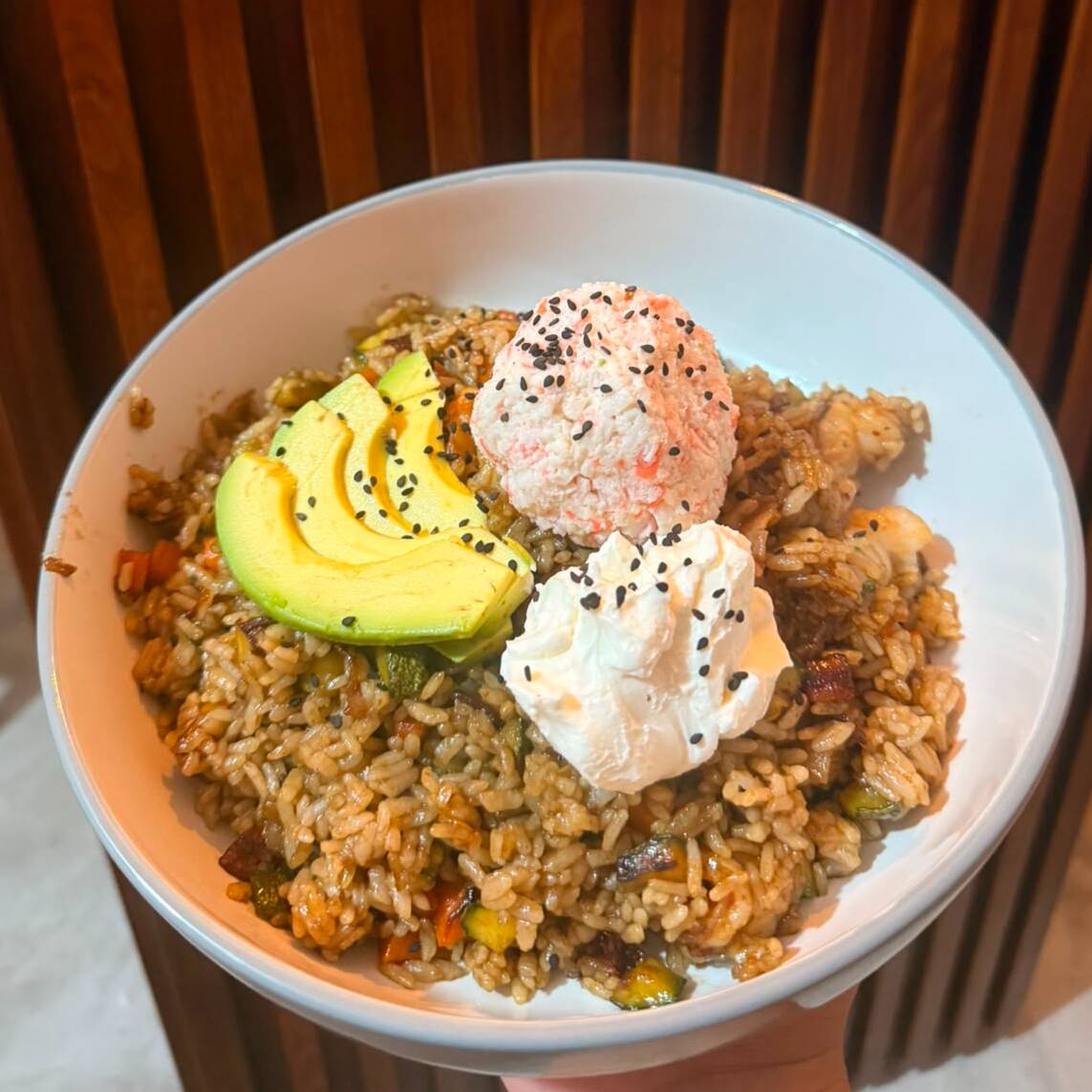 2 Yakimeshi de Pollo + 1 Litro de Té