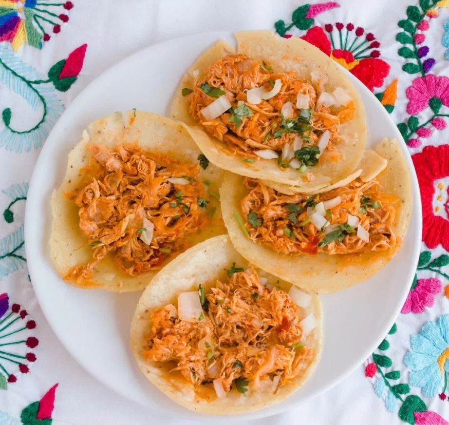 Taco de Tinga de Pollo