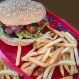 Chistorra y guacamole chica con papas