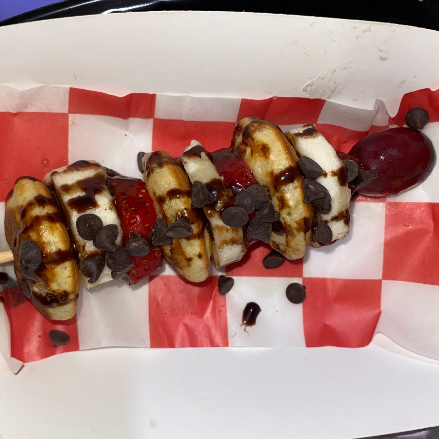 Brocheta De Mini Hot Cake’s con Fruta