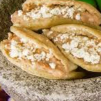 Gordita de Maíz - Frijoles con Queso