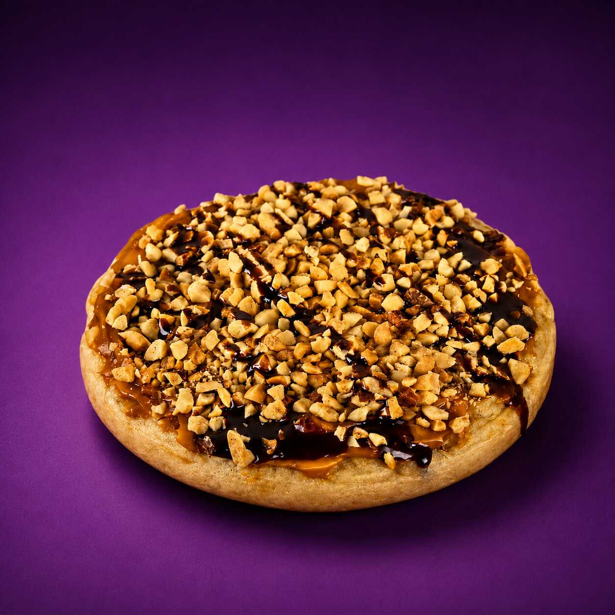 A combinação perfeita entre o doce e o crocante! Waffle preparado na hora, coberto com um delicioso doce de leite cremoso e finalizado com amendoim crocante, criando um contraste de texturas e um sabor irresistível que faz qualquer momento ficar mais especial.