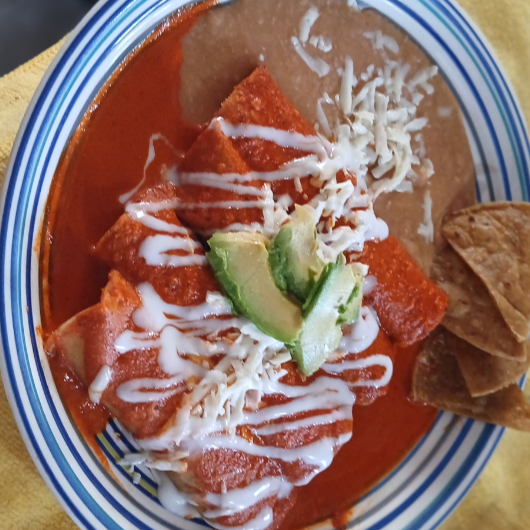 ENCHILADAS, ¿ROJAS DE POLLO