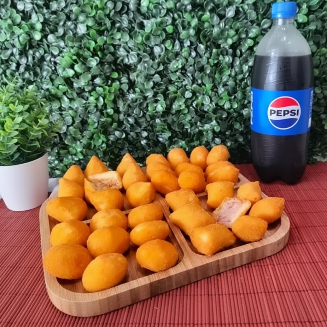 O sabor irresistível dos nossos salgados vem de uma fritura perfeita, empanamento leve e recheio generoso, e para completar esses deliciosos salgados vai um refrigerante de 1 litro bem gelado. ----------------tags----------------- coxinha, bolinha de queijo, kibe, risole, churros, croquete, salgado, frito na hora, salgadinho, quente, crocante, recheado, delicioso, lanche, gostoso, aniversário, festa, evento, confraternização, reunião, taxa grátis, entrega rápida, promoção, bom e barato, desconto, taxa na faixa, famoso, oferta, barato, melhor preço, combo, preço baixo, fast food, comida rápida, salgadinho, mini salgado, mini coxinha, buffet, kit, promo, imperdível, perto de mim, próximo de mim, quentinho, frito, coca cola, irresistível, frete grátis, cupom, promo bomb, liberdade, são caetano, Cabula, Paralea, Cab, Sussuarana, Estrada das barreiras. Mini pastel, mini salgados,