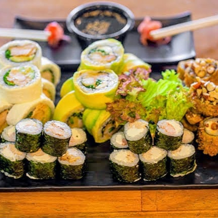 30 Piezas de Sushi a Elegir Pollo, Camarón y Más