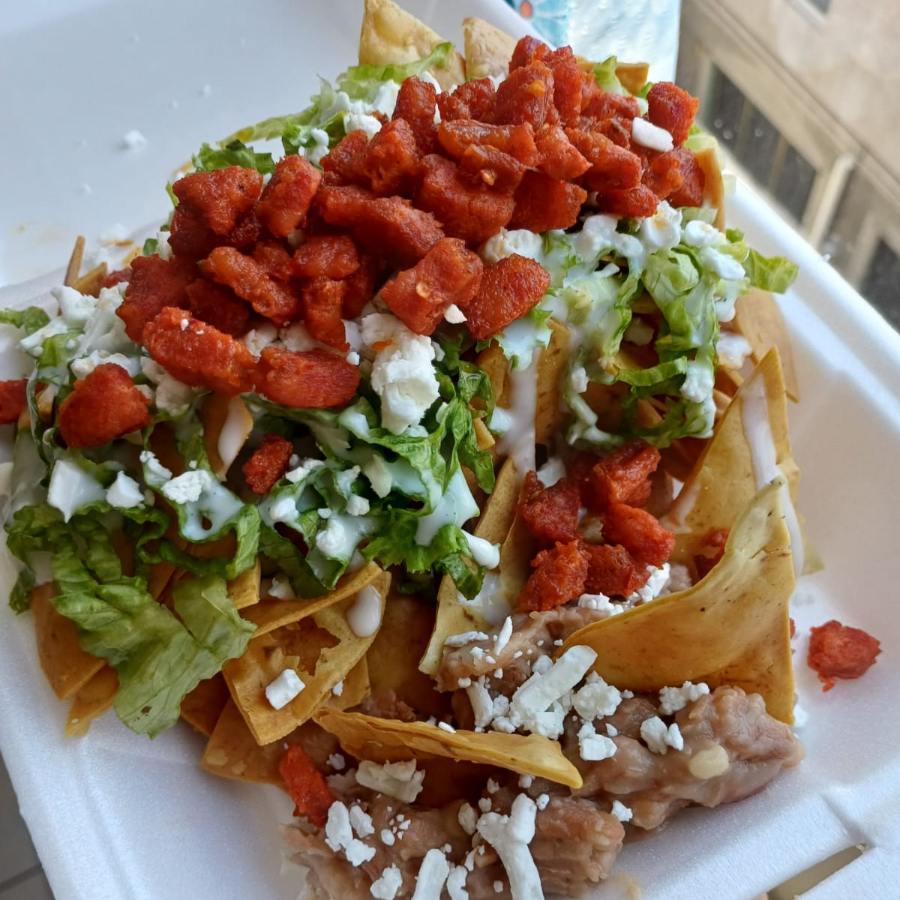 CHILAQUILES CON LONGANIZA