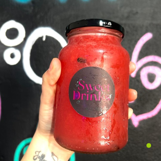 Caipirinha de morango com melancia com vodka, copo de vidro de 600ml.