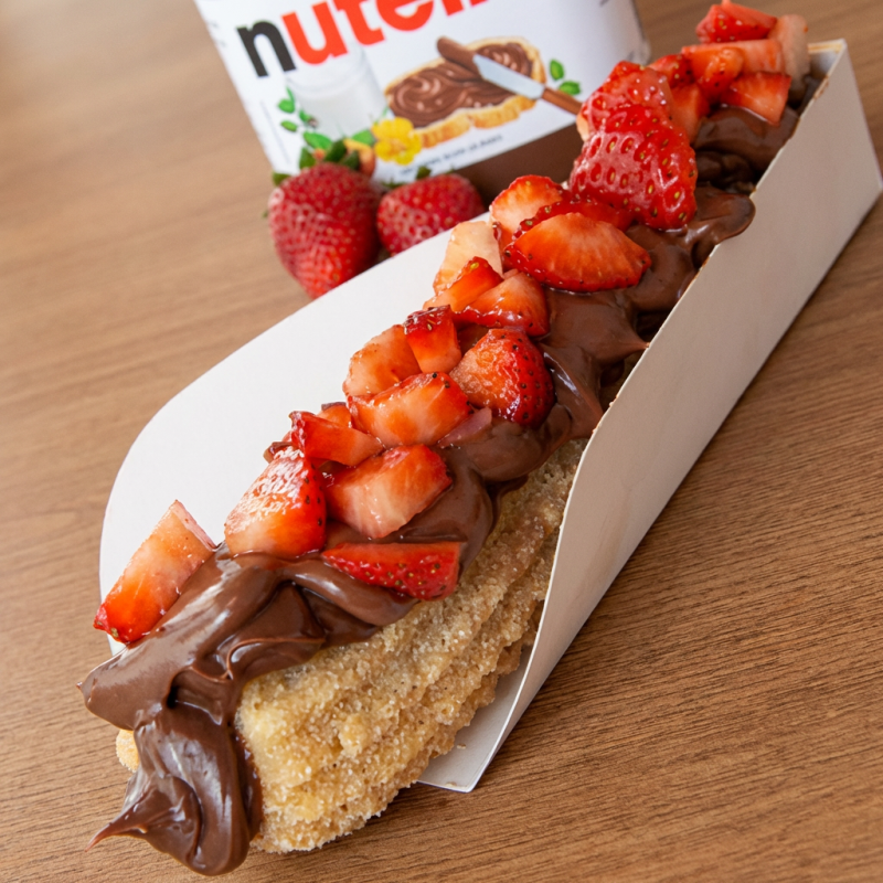 Recheio de Nutella + Recheio de morango com pedaços da fruta morango