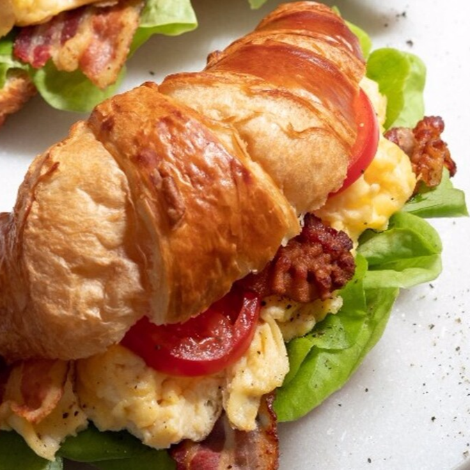 Croisant Pollo Tocineta