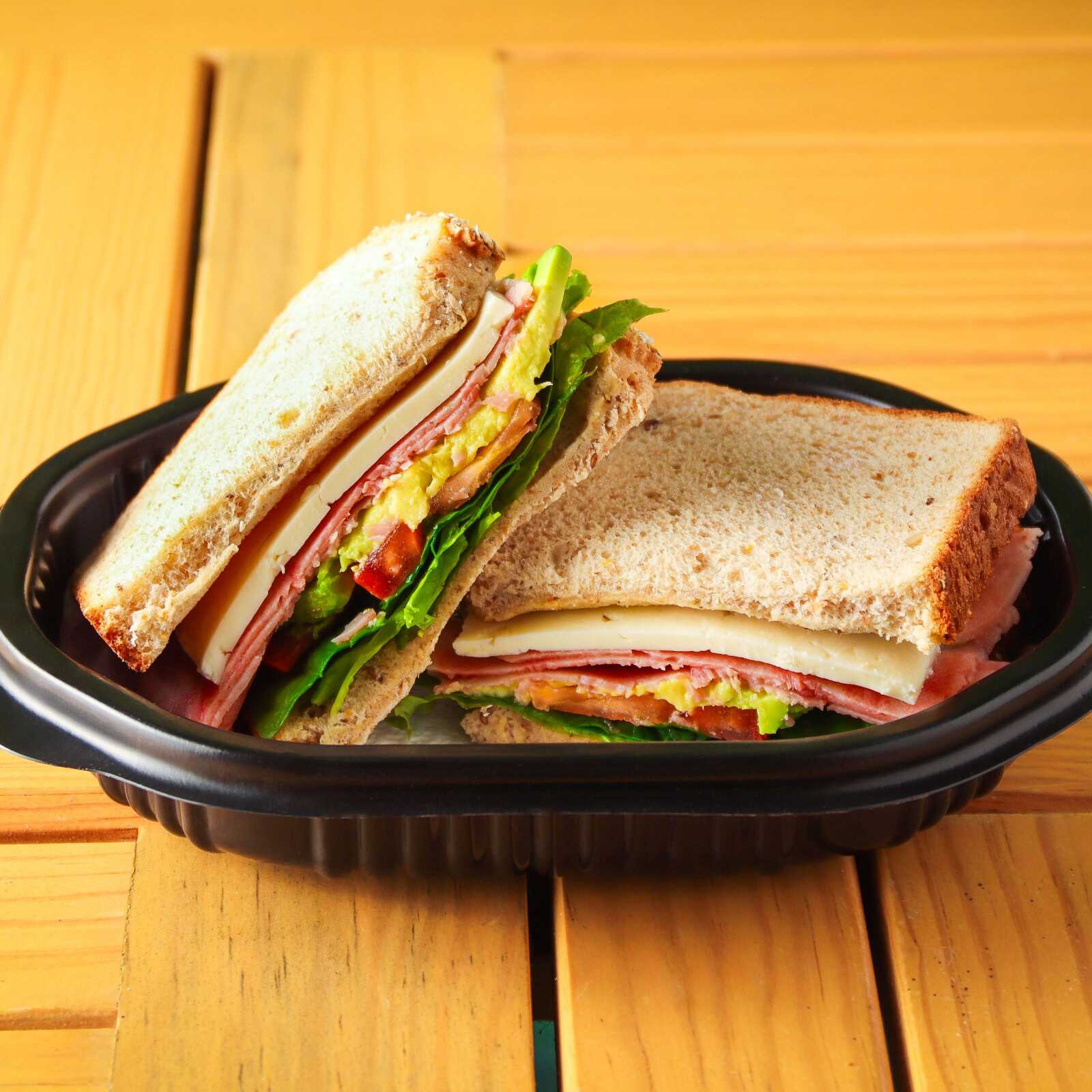 Sandwich de Jamon de Pavo y Queso Panela