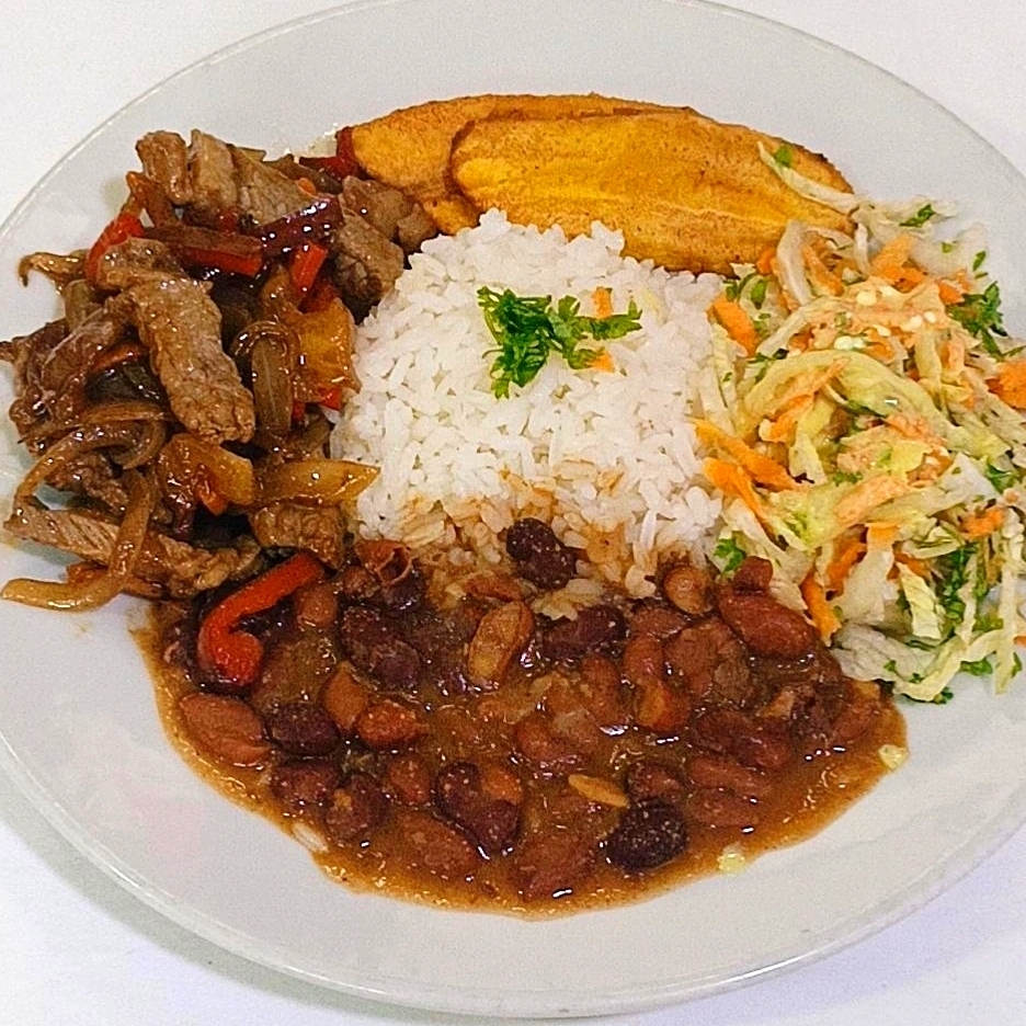 Lomo Salteado con Verdura