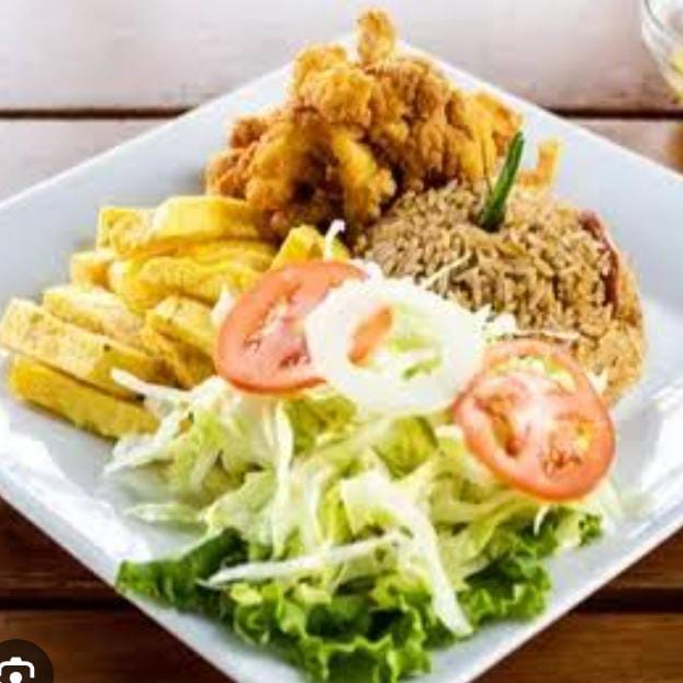 Chicharrón con chaufa