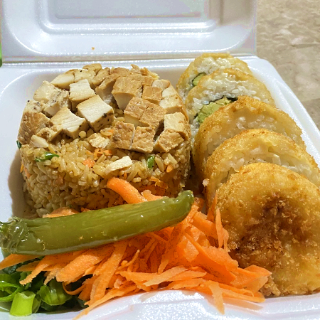 Medio Yakimeshi Pollo + Medio Nevado.