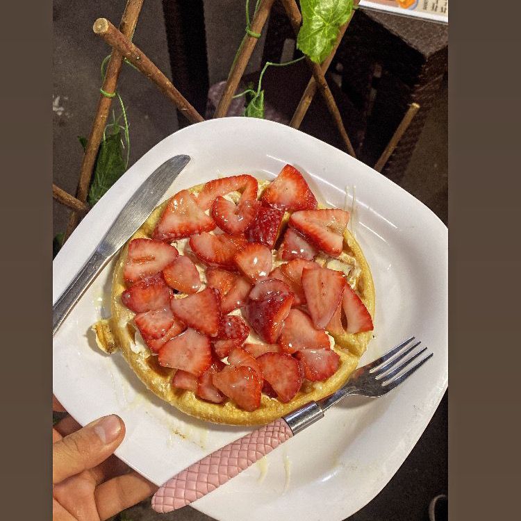 WAFFLE NUTELLA , PHILADELPHIA Y FRESA