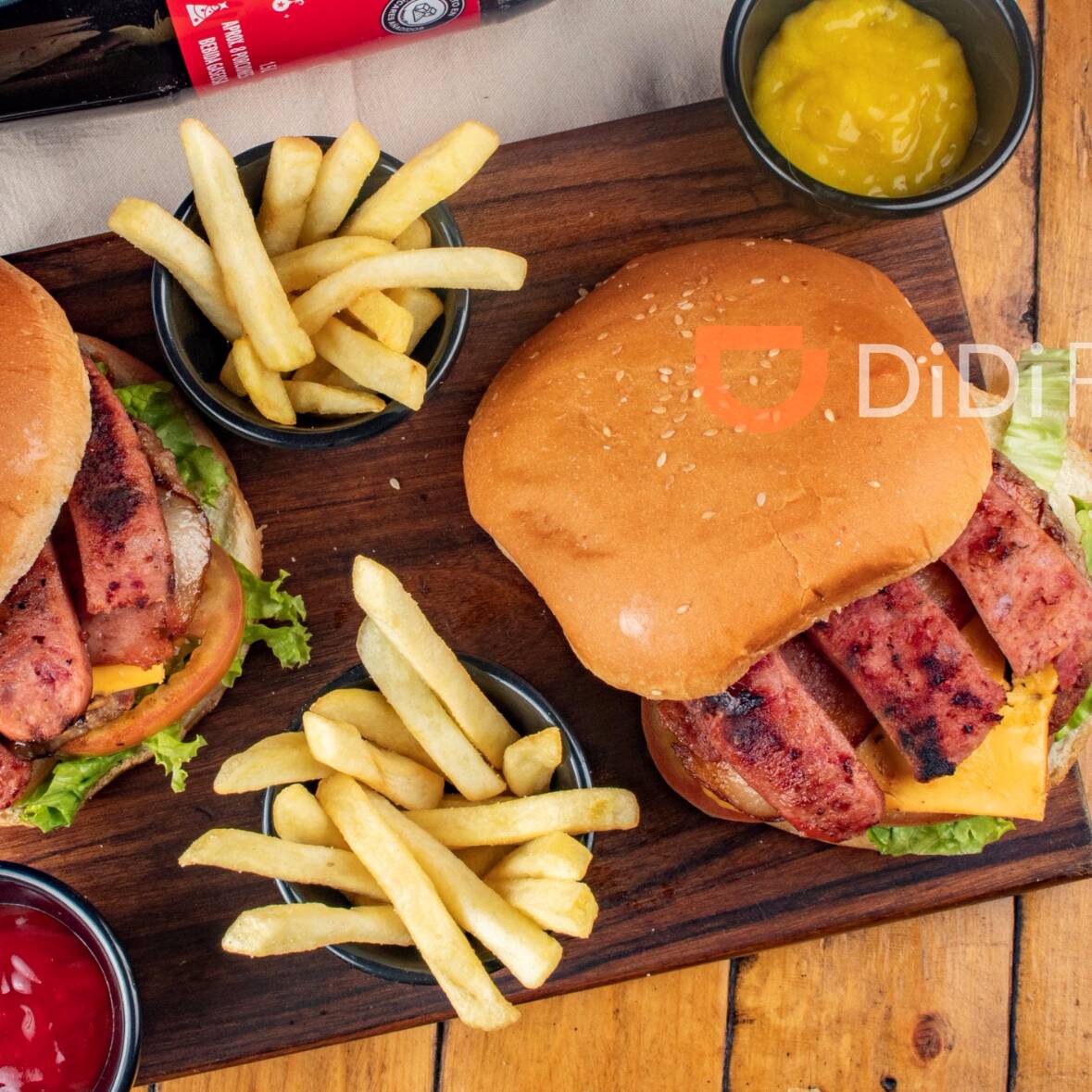 2 Burger con Chorizo + 2 Papas + 2 Bebida 250