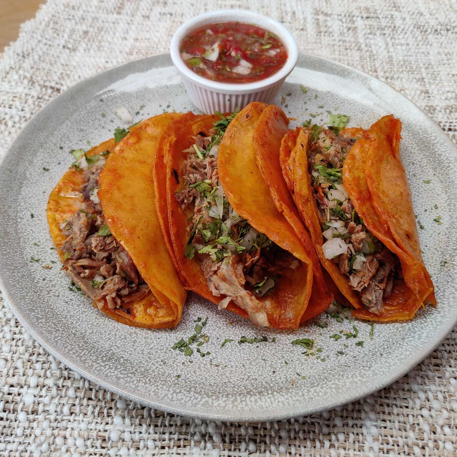Orden de Tacos Dorados de Birria (3 piezas)